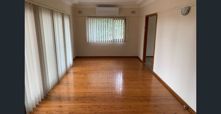 LOVELY FAMILY HOME! - Photo 4