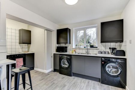 1 bedroom in a house share to rent - Photo 5