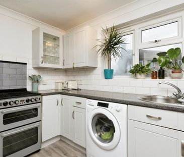 Swann Way, Broadbridge Heath, HORSHAM - Photo 2
