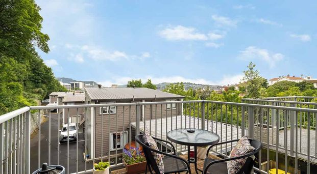 Fully furnished and modern apartment - Photo 1