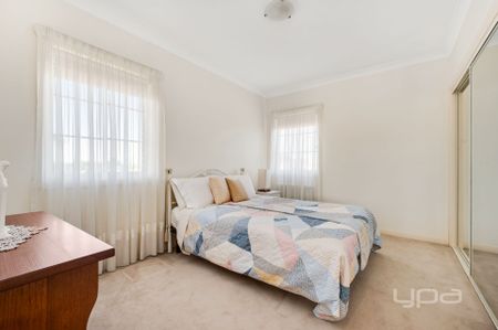 10 McGuire Court, GREENVALE - Photo 5