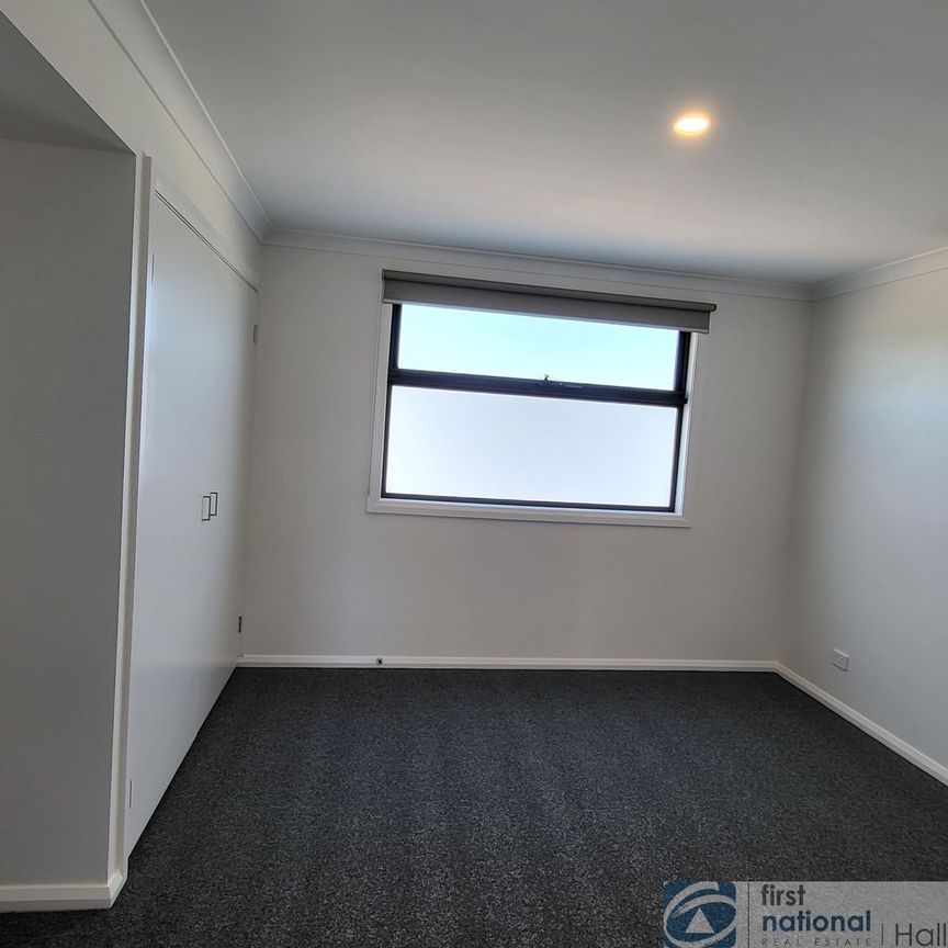 13 Reid Court, Dandenong North - Photo 1