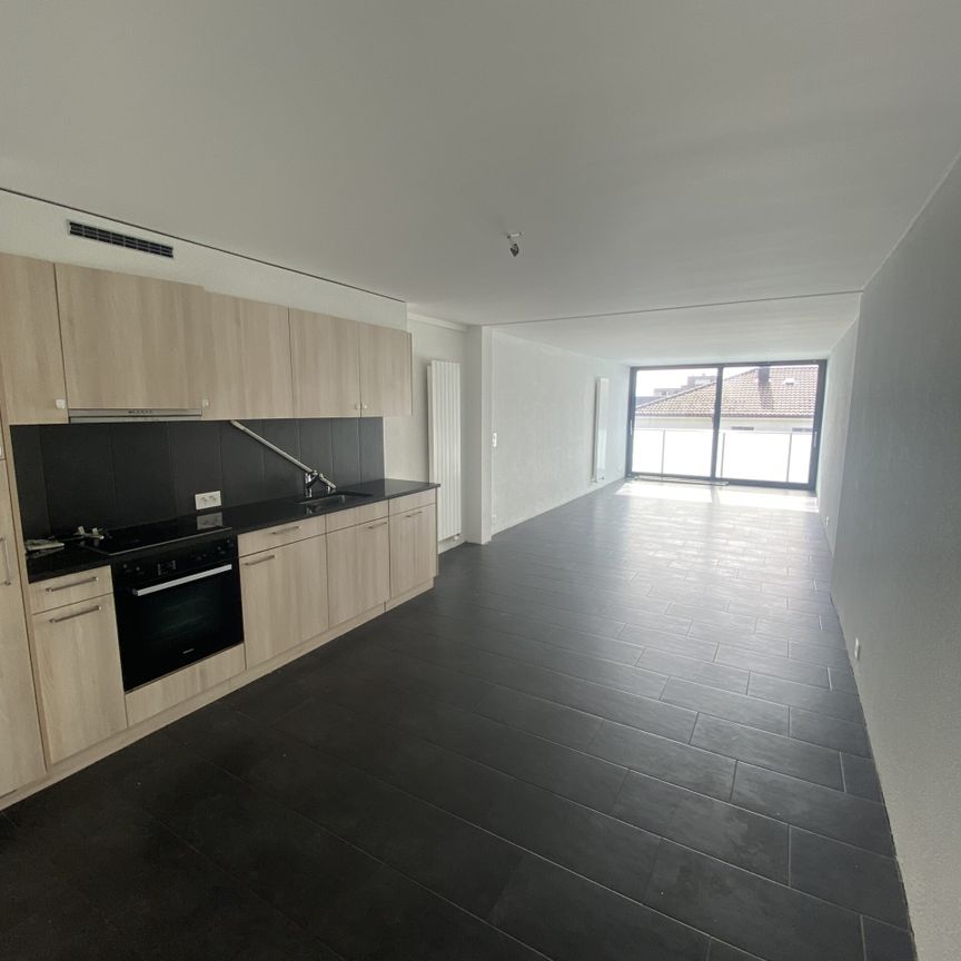 Uttins 17, Peseux - Photo 1