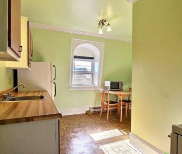 Moitié de 4 1/2 meublé à L’Islet-sur-mer libre immédiatement. - Photo 4