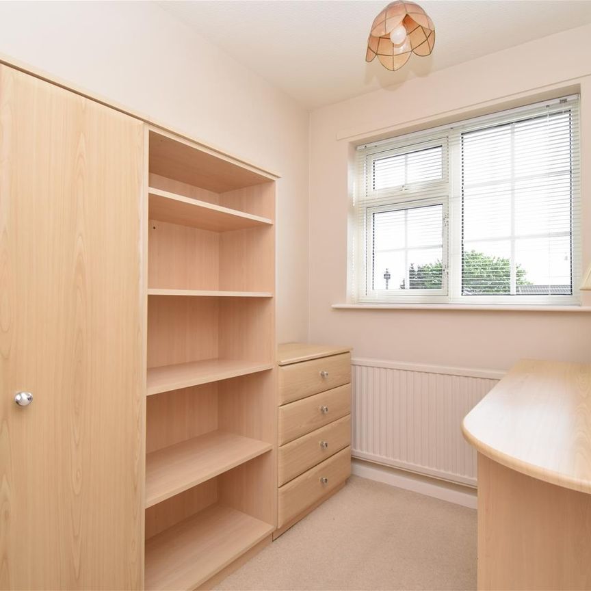Newton Drive, Wakefield - Photo 1