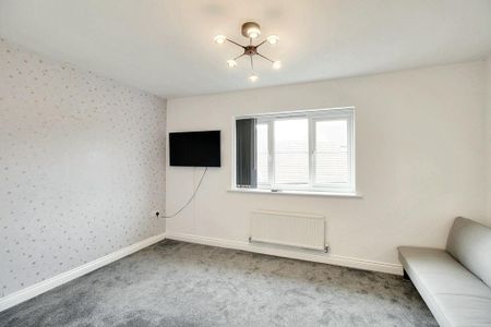 3 bedroom semi-detached house to rent - Photo 4
