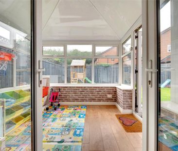 4 bedroom semi-detached house to rent - Photo 3