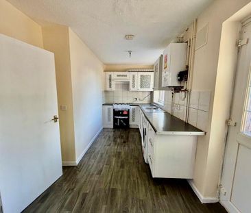 2 bedroom semi-detached house to rent - Photo 5