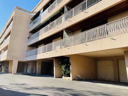 Location Appartement 4 pièces 85m² SAN MARTINO DI LOTA 20200 - Photo 5