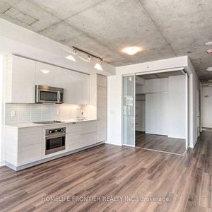 1+1 Bedroom, 1 Bathroom - 210 Simcoe - Photo 2