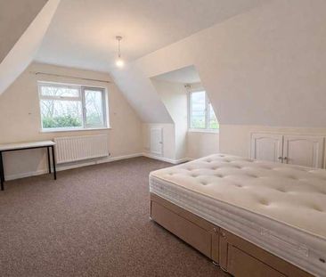 College Road, Bedford, MK43 - Photo 2