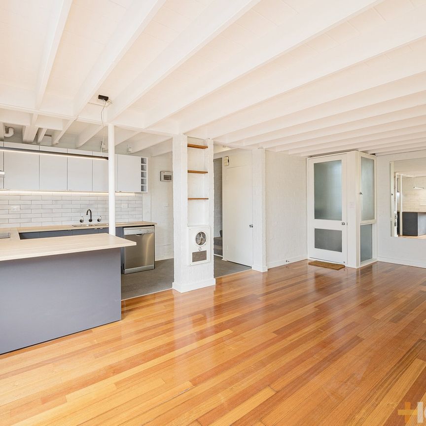 2 STOREY APARTMENT IN PRIME LOCATION - Photo 1