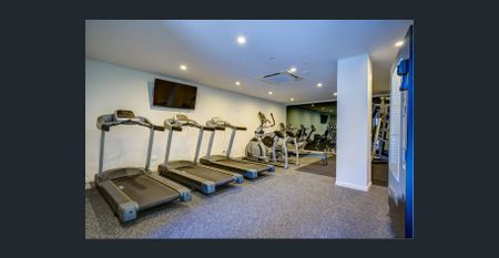 10th Floor Apartment in South Brisbane - Arena On Edmondstone - Photo 3