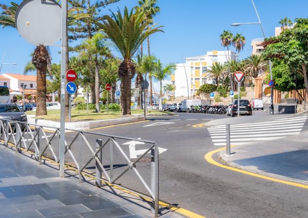 ALQUILER TEMPORAL EN LOS CRISTIANOS. DISPONIBLE ÚNICAMENTE LOS MESES DE MARZO A SEPTIEMBRE – 0067-03995