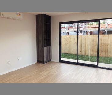 Near New Town House in the Heart of Albany - Photo 2