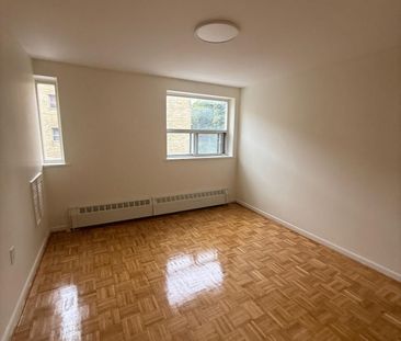 305 972 Eglinton Avenue E - Photo 3