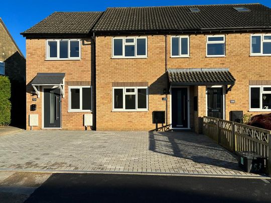 3 bedroom terraced house to rent - Photo 1