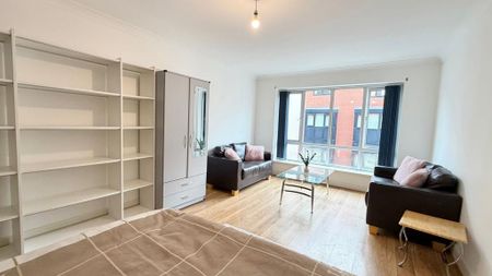 1 bedroom in a flat share to rent - Photo 5