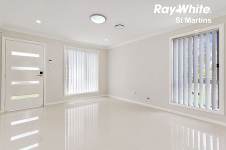 Brand New Stylish Street Facing Town Home - Short Walk to Quakers Hill Train Station - Photo 3