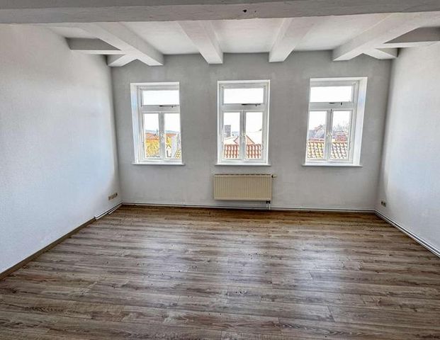 Moderne 2-Zimmer-Dachgeschosswohnung mit Stellplatz in Blankenburg - Foto 1