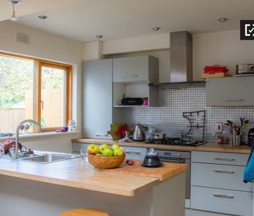 Beautiful room in shared apartment in Clontarf, Dublin - Photo 2