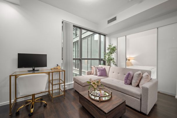 For Lease - 8 Charlotte Street Unit# 415, Toronto, Ontario - Photo 1