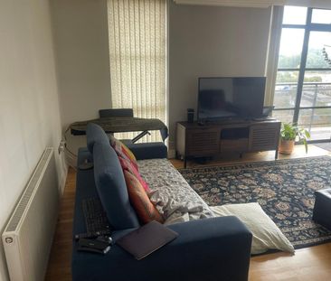 3 Bed Penthouse, Town Meadow, TW8 - Photo 1