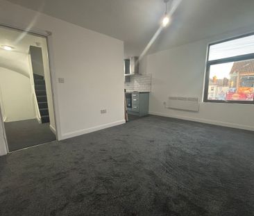 Stoney Stanton Road, Hillfields - Photo 1