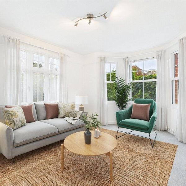 Chobham Road, Woking - 2 bedrooms Property for lettings - Seymours - Photo 1