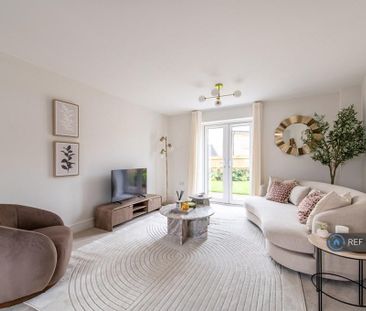 3 bedroom semi-detached house to rent - Photo 1