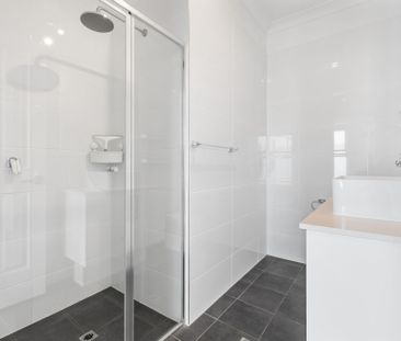 Modern townhouse in prime location - Photo 6