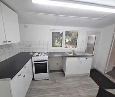 2 bedroom park home to rent - Photo 6