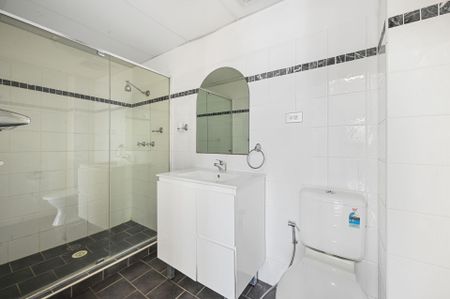 Well Presented Apartment in Prime Westmead Location - Photo 3