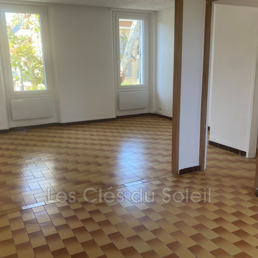 Location Appartement 2 pièces 45m² LA SEYNE SUR MER 83500 - Photo 1