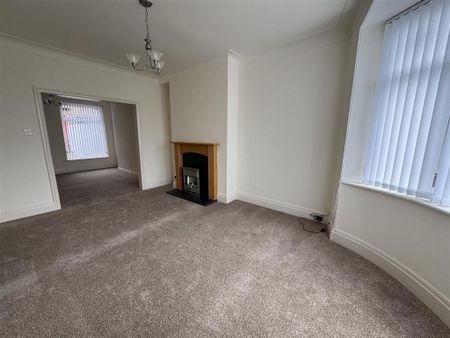 3 bedroom end of terrace house to rent - Photo 3