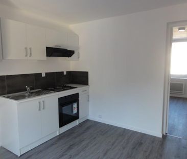 Location Appartement 1 pièce 31m² LE CREUSOT 71200 - Photo 2