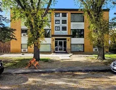 Golden Mile - Bachelor | 3920 Robinson Street, Regina - Photo 1