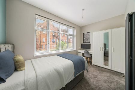 1 bedroom in a house share to rent - Photo 2