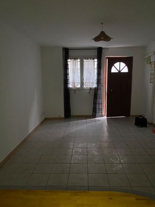 Appartement 1 pièces 33m2 MARSEILLE 4EME 550 euros - Photo 1