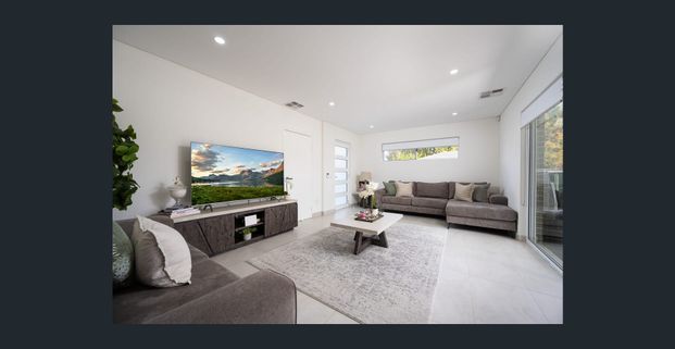 4 bedroom Family House in prime location - Photo 1