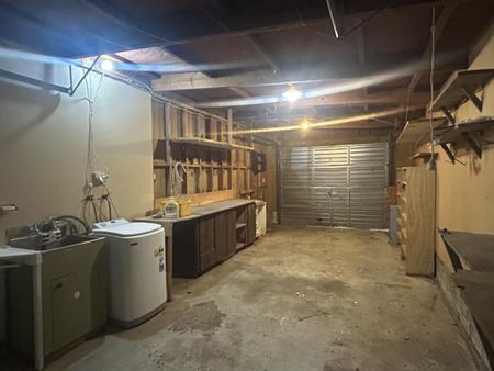 Sunny and inviting! - Photo 2