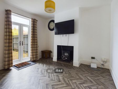 3 bedroom terraced house to rent - Photo 2