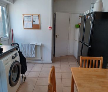 Room in a Shared House, Ham Park Rd, E15 - Photo 4