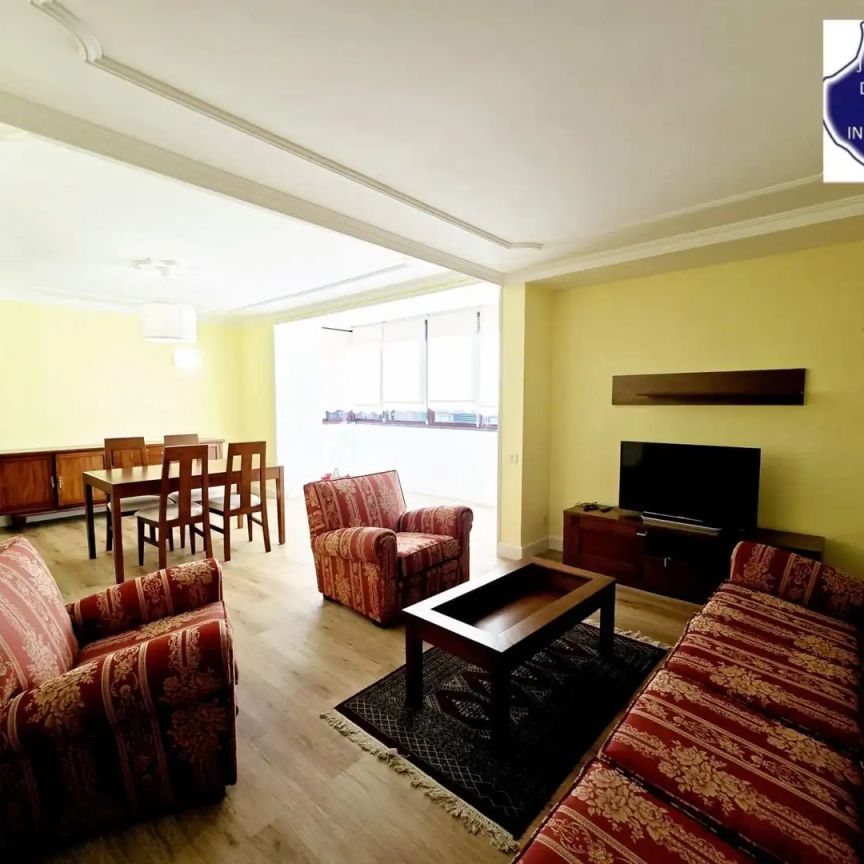 Piso de alquiler en Triana - Photo 1