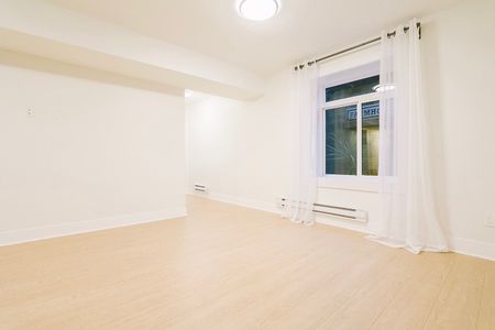 Four-Legged Friendly! - Photo 2