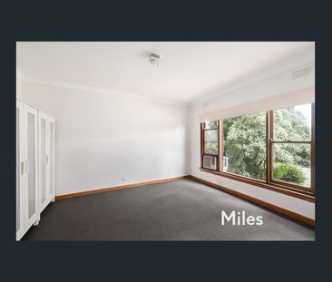 PRIVATE & PEACEFUL IN A GREAT BIG GARDEN SETTING - Photo 2