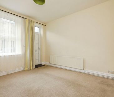 2 bedroom House To Let - Photo 2