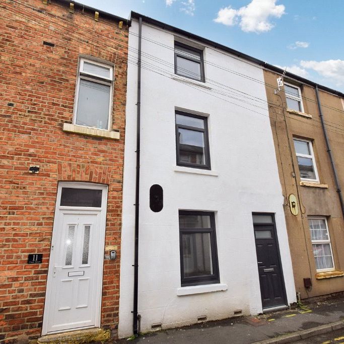 4 bed terraced house to rent in Clark Street, Scarborough, YO12 - Photo 1