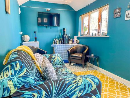 3 bedroom detached house to rent - Photo 2