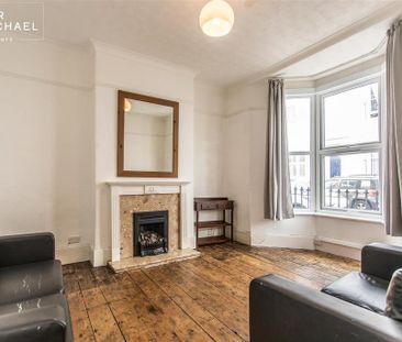 4 bedroom terraced house to rent - Photo 1
